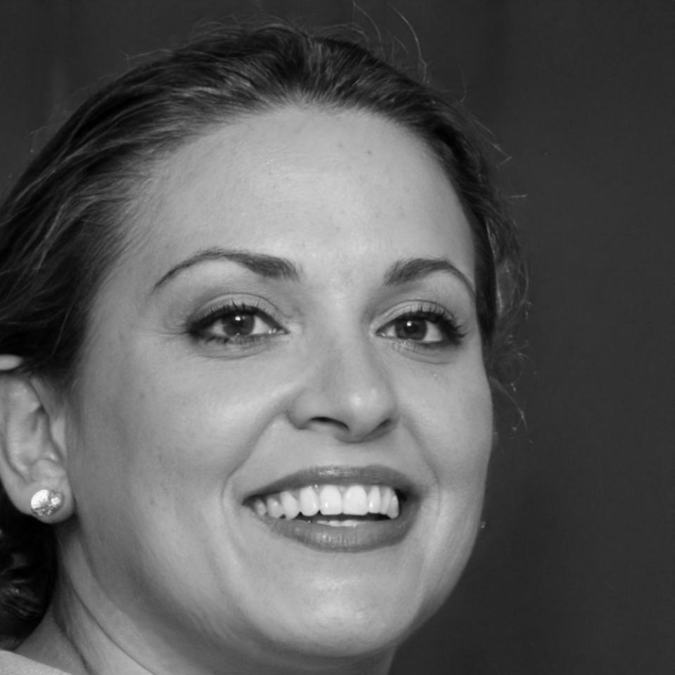 Portrait d'une étudiante souriante